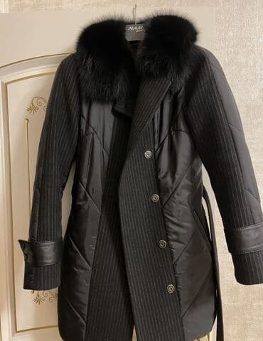 Ölçü 38. Az geyinilib.Yeni kimidir.Boynundaki mexi