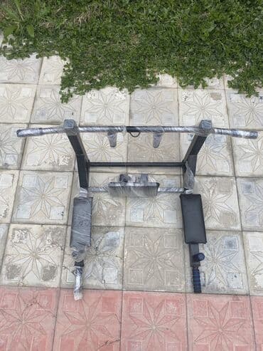 ev turniki: Universal qapıya asılan turnik–press–dips trenajoru Məhsul haqqında — 3