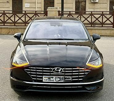 Hyundai Sonata Hybrid – qara rəngli, aerodinamik fastback kuzov — 1