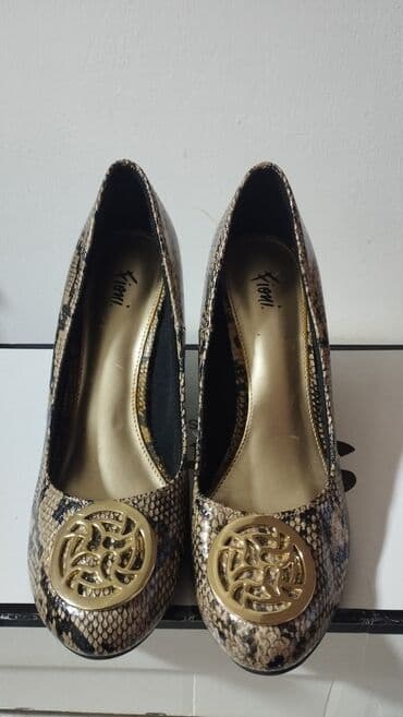 Tuflilər, Ölçü: 37, rəng - Qızılı, Yeni lalafo.az -da Tuflilər, Ölçü: 37, rəng - Qızılı, Yeni