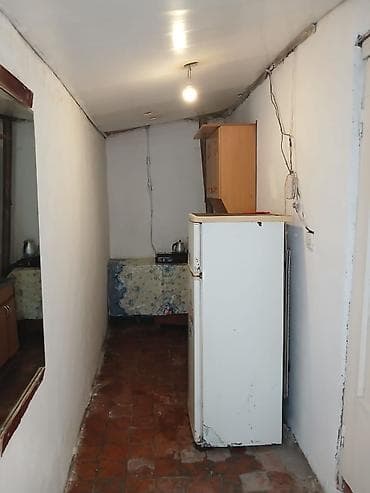 Комнаты: Kirayə üçün kiçik mebel və soba çıxışı olan otaq - Plan: 1 otaqlı — 6