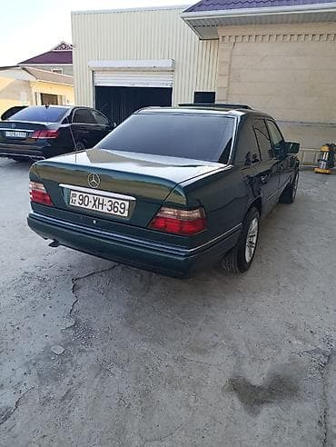 qayiq mator: Mercedes-Benz E 220: 2.2 l | 1995 il Sedan — 6