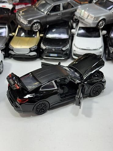 Искусство и коллекционирование: 1:32 Ölçüdə BMW M4 Modeli. bagaj kaput ve qapılar açılır. incə — 2