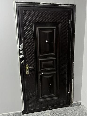 Qapı – giriş üçün dekorativ və möhkəm model - Material: metal