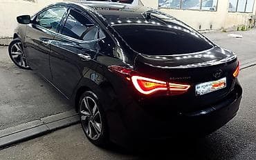 kia rio diffuser: Hyundai Elantra sedan – qara rəng, aerodinamik kuzov xəttləri və LED — 1