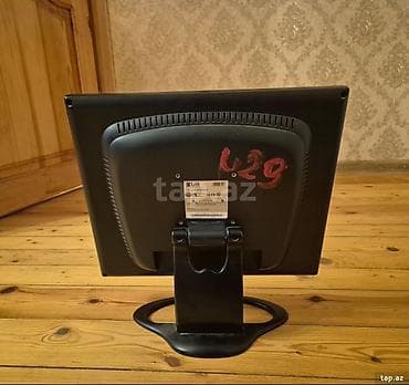 komputer core i5: KÜR Computers 15" LCD monitor — 2