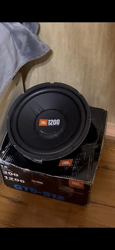 iphone 13 kabro: JBL GT5-S12 12" avtomobil subvuferi - Güc: 1200 W peak (300 W RMS — 3