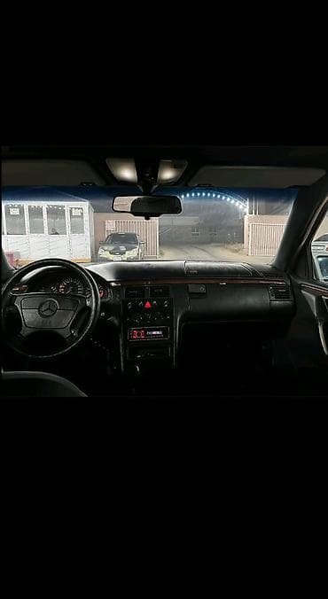 qaz 31 turbo az: Mercedes-Benz E-Class: 2.3 l | 1995 il Sedan — 2