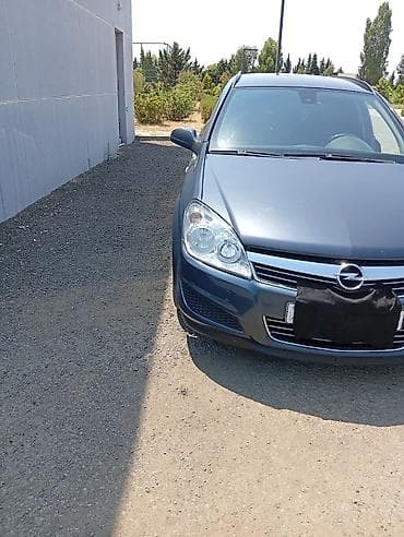 Opel Astra: 1.3 л | 2009 г. 440000 км Универсал — 2