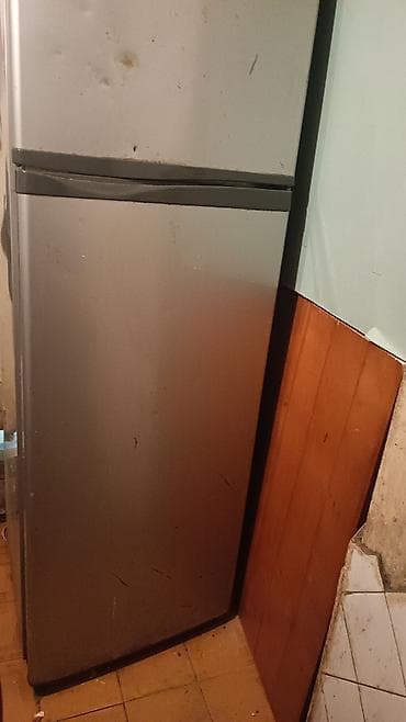 İki qapılı metal soyuducu vitrini/kamera - Korpus: metal, gümüşü rəng — 2