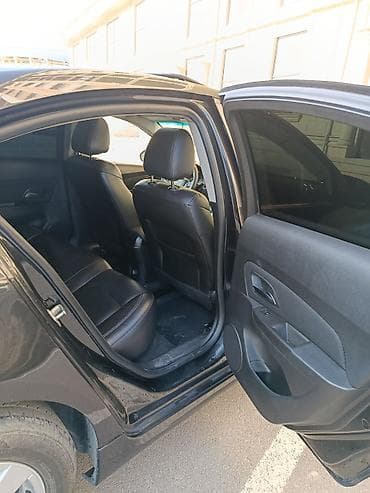 karavan satış: Chevrolet Cruze: 1.4 l | 2014 il 216976 km Sedan — 4