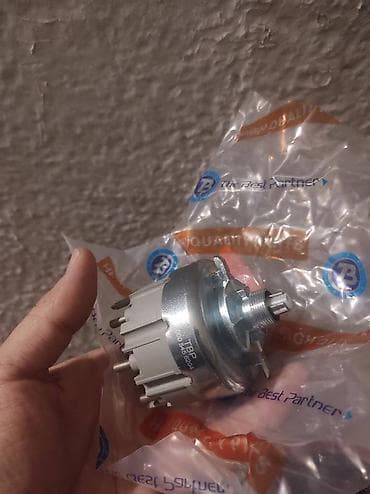 Mercedes isiq yandırıcı (kulcateri) satıram. 55 azn Təzədir.1 ədəddir — 3