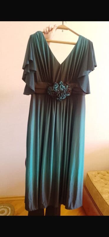 Вечерние платье . В отличном состоянии. Надевала один раз. Продаю за
