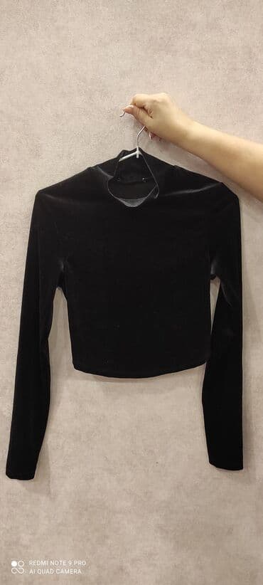 женские черные рубашки: Materialı vilurdu,XS razmerdi — 2