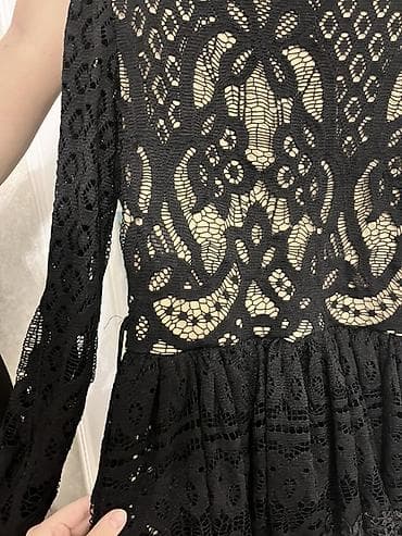 Cemi 1 defe toya geyinilib yenidir baha alinib M razmer ciddi aliciya