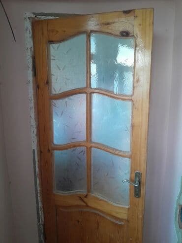 Şüşəli taxta qapı dəsti - Material: təbii ağac (laklanmış), dekorativ