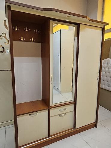islenmis skaf: *Dehliz dolabi 140 Azn. Olculer Hudurluk - 1.95 sm En - 1.50sm — 1