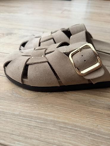 Şəxsi əşyalar: Bershka qadın sandaleti - Model: slip-on, üst hissəsi hörgü detallı - — 2