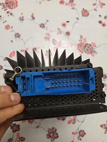 Avtomobil audio gücləndiricisi (fabrik inteqrasiya üçün modul) - OEM