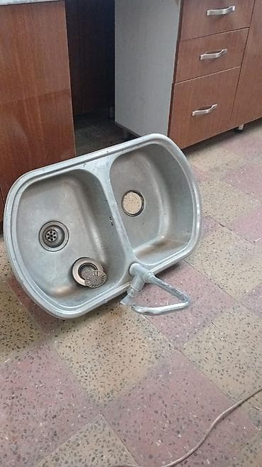 Mətbəx mebeli, ölçu 275 sm. Rezopalı təzədir. Mebelin materialı MDF — 2