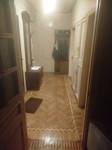 aaaf park kirayə evlər: 8 noyabr metrosu yanında bina evi 4 otaq hər şəraiti var.40 yaşadək — 1