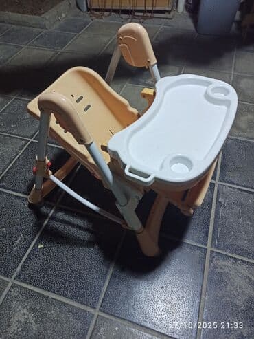 uşaq ucun yemek stolu: Uşaq üçün yemək stulu - Rəng: bej/şaftalı gövdə, ağ masa - Material — 3