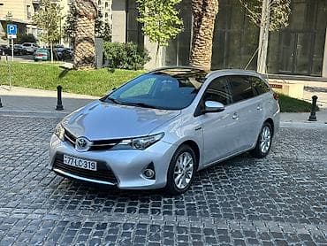 damas masin: Toyota Auris Touring Sports Hybrid – gümüş rəngli, universaldır — 2