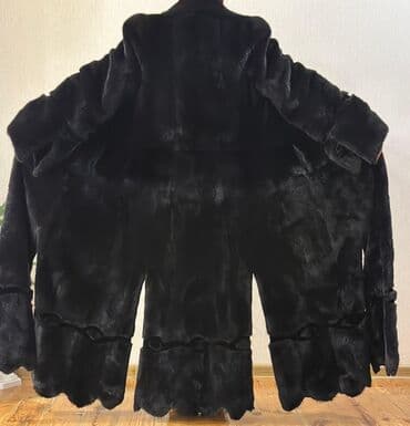 Təbii norka kürk palto. Uzun, klassik model. Kəmərlidir, çox səliqəli