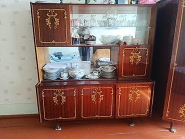 Буфеты: Klassik üslubda vitrinli bufet - Material: cilalanmış ağac, qızılı — 1