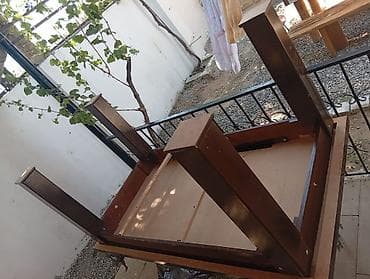 nerj stol: Tünd qəhvəyi rəngdə, taxta əsaslı yemək/iş masası. Xüsusiyyətlər: - — 2