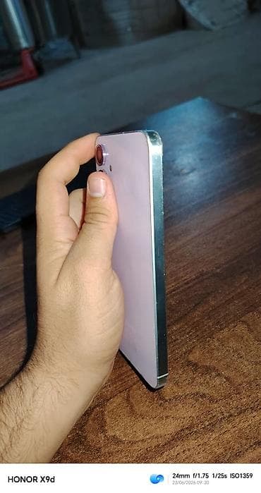 iphone adaptoru: Salam, telefonun ciddi problemi yoxdur. Bir dənə dərin cızıqlar var — 3