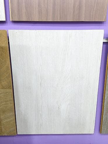 ucuz laminant: Ağ palıd naxışlı dekor paneli – mebel və interyer üçün laminat/MDF — 1