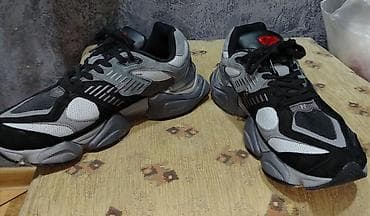 new balance: New Balance idman ayaqqabısı. Qara, boz və ağ rənglərin — 1