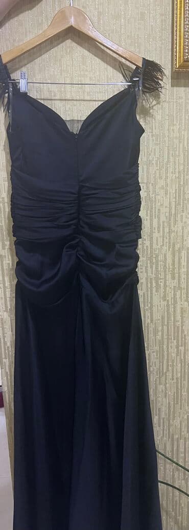 Kokteyl donlar: Las Vegasdan 150 azn alinib, bir defe geyinilib, deffekti yoxdur, L — 4