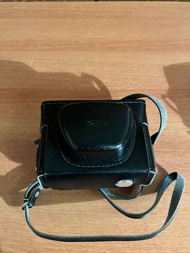 gunəş panelli kamera: Fotaparat antika ideal veziyyetde karopkasinda spiskasida ustunde — 4