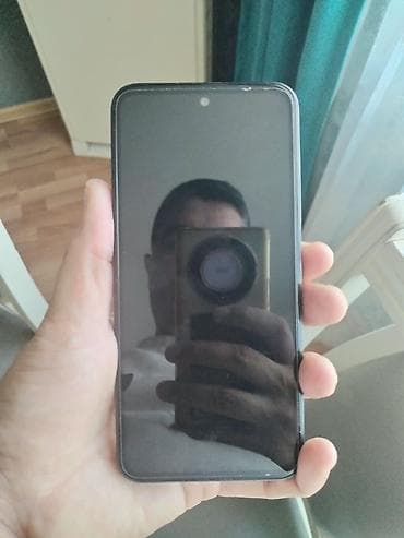 телефон fly fs520 selfie 1: Tecno Spark 30C, 128 ГБ, цвет - Черный, Сенсорный — 1