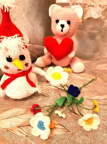 sirga gulu: Əl işi toxuma çiçək dəstəsi - Material: yumşaq akril ip, məftilli — 3