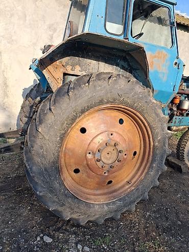 c moto: ""RAZILASMA YOLU ILE. "Traktor MTZ 80 tipli, kabinalı, arxa təkərli — 6