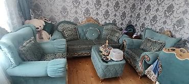 pufik divan: Klassik üslubda zərif yumşaq mebel dəsti. Tərkibi: - 1 böyük — 1