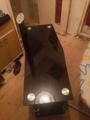 İşlənmiş, Düz TV altlığı, Polkalı, Şüşəli, Almaniya