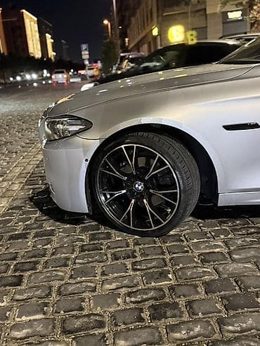 bmw oluxana baksol: Böyük manitor Boyük gozik 4 knopkadan ibaratdi Head up (elektron — 9