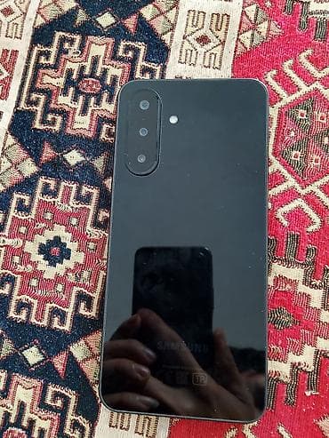 ipone 8 pilus: Samsung Galaxy A24 4G, rəng - Qara, İki sim kartlı — 2