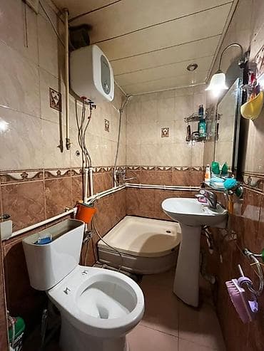 8 mikrorayonda satilan evler: 28 may metrosu,2 otaqli menzile 1 iwleyen xanim 25 yawa kimi — 8