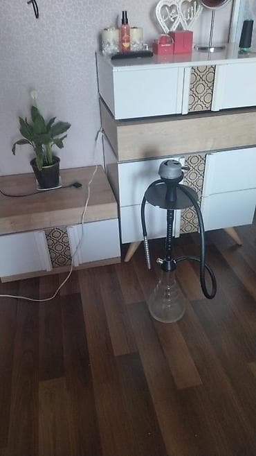 Nargilə dəsti - Material: Şüşə kolba, metal gövdə və boşqab, silikon