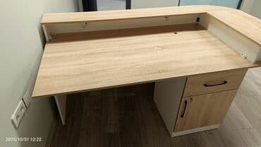 белый офисный стол: Resepsiyon masası – ofis, klinika, tədris mərkəzi və mehmanxana giriş — 4