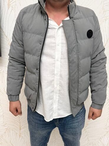 su keçirməyən kişi gödəkçəsi: Kişi üçün qışlıq puffer kurtka – boz rəng - Rəng: açıq boz - Yaxa — 1