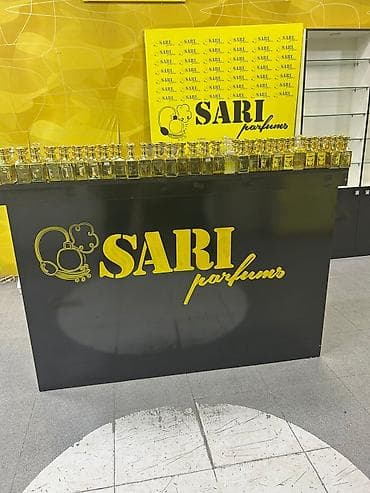 qədimi kasa: Parfüm vitrin və ticarət avadanlıqları komplekti ön kassaya qəbul — 1