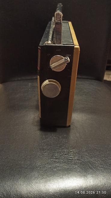 radio usb bluetooth: VEF 214 portativ radiomüəyyinə - Model: VEF 214 (ön paneldə — 3