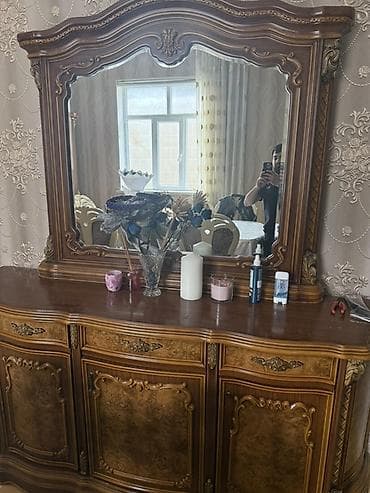 гостиная из дерева: Klassik qonaq otağı üçün vitrin və konsol güzgü dəsti - Material — 2