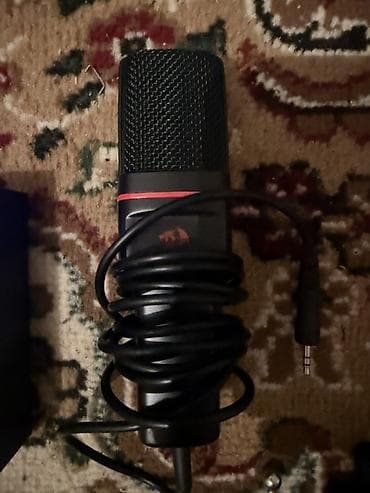 qrafik kart: 2 eded mikrafon, 1 eded ses kartı, 2 eded mikrafon tutucu. Biri masaya — 4